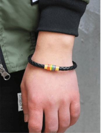 Bracelet en cuir avec fermoir magnétique de différentes couleurs