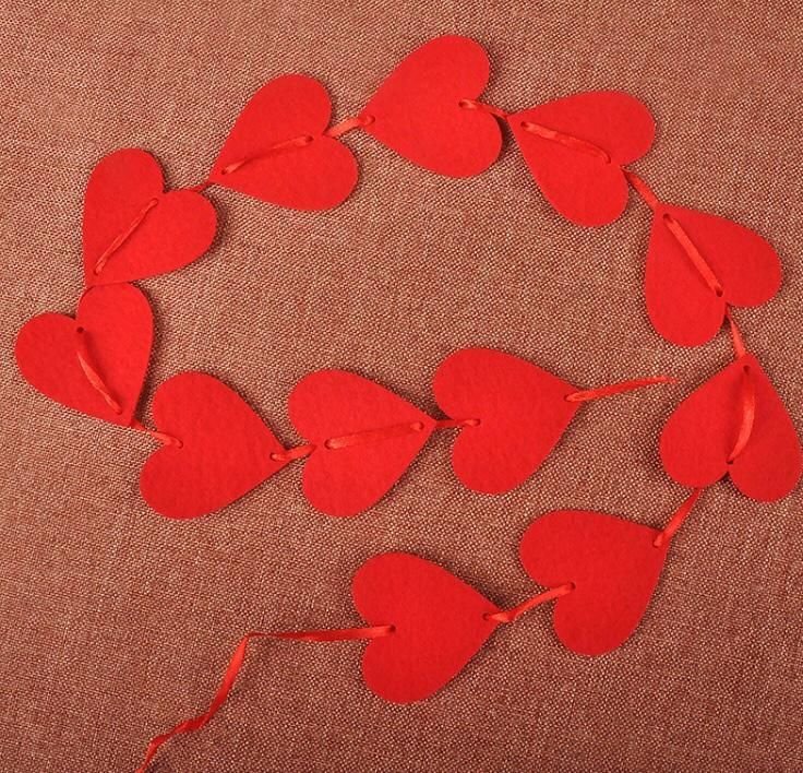 Guirlande Avec Petits Et Grands Coeurs