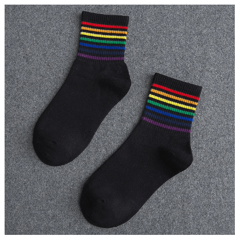 Weisse Schwarze Socken Mit Feinen Regenbogenstreifen