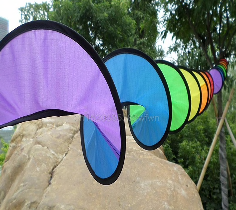 Windspiel In Regenbogenfarben Aus Polyester