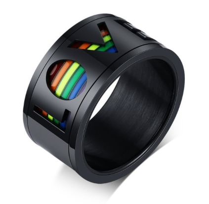 Superbe bague noire avec l'inscription Love sur fond de couleurs arc-en-ciel