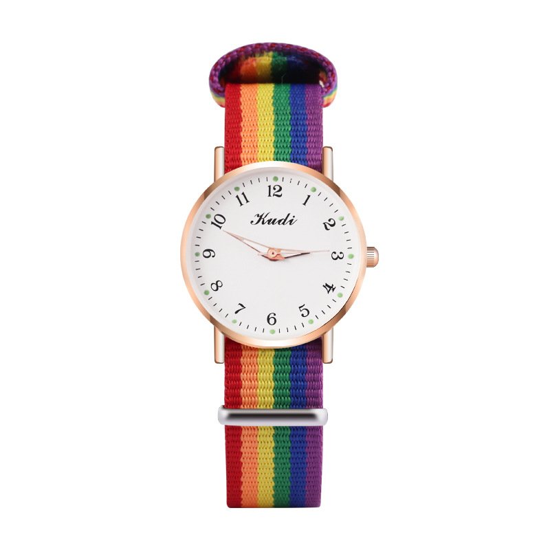Montre tendance élégante avec bracelet arc-en-ciel disponible en deux versions différentes