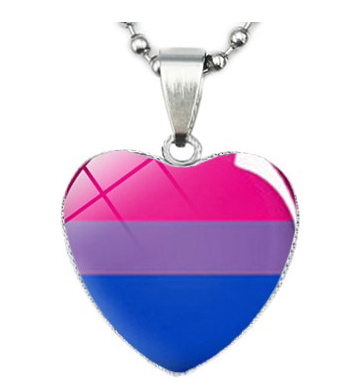 Collier Avec Beau Pendentif Coeur Bisexuel