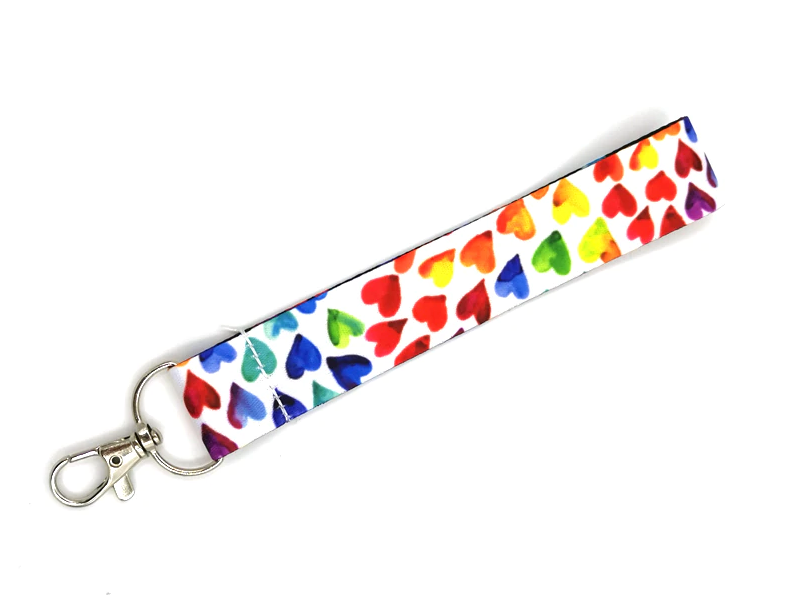 Keyring neck including small pendant with hearts in rainbow colors