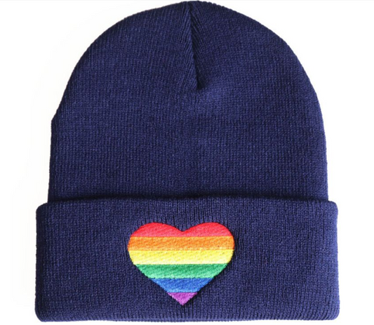 Bonnet avec coeur arc-en-ciel brodé