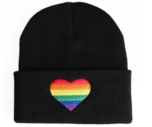 Bonnet avec coeur arc-en-ciel brodé noir