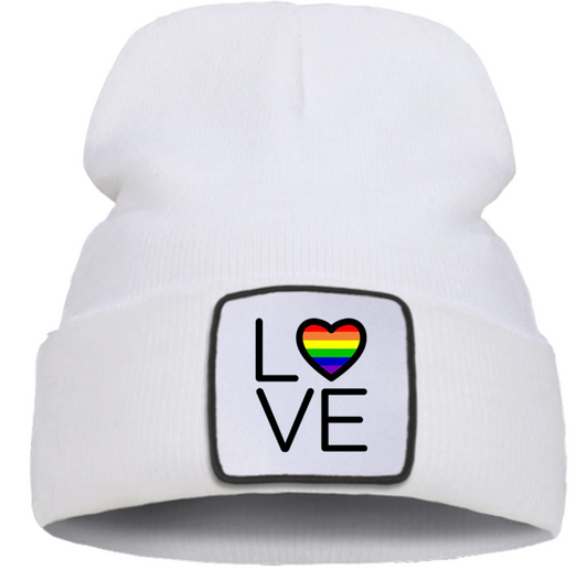 Chapeau en blanc "Love is Love"