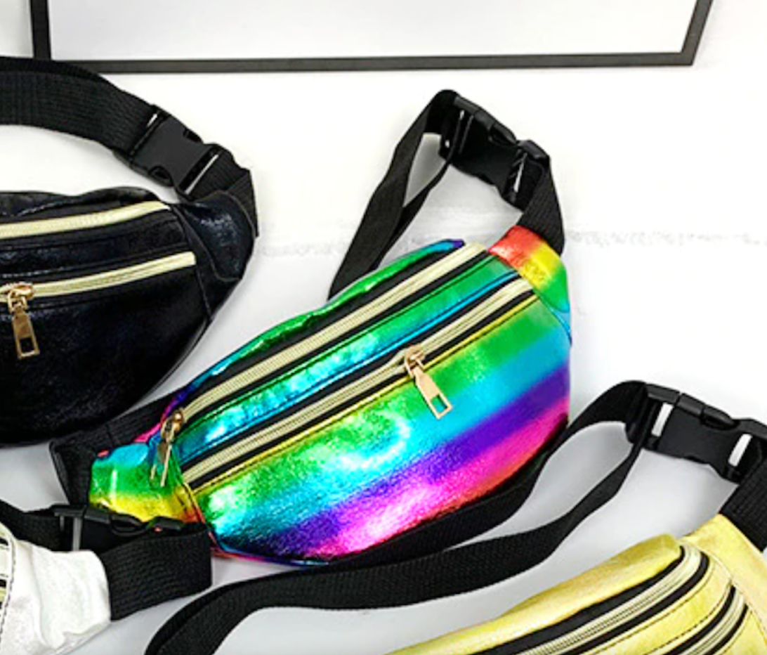 Coole Bauchtasche im Regenbogendesign mit drei Reissverschlüssen