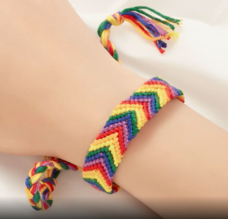 Rainbow bracelet hand-knotted "triangle pattern"