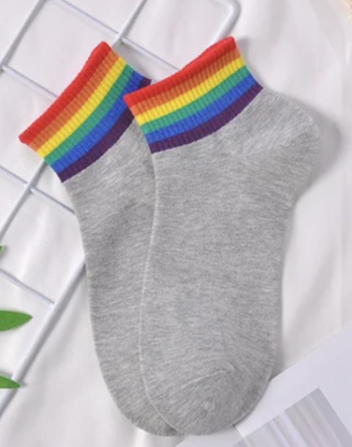 Chaussettes baskets blanches, grises ou noires à rayures arc-en-ciel