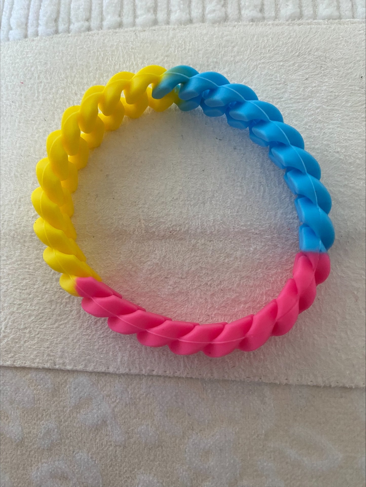 Bracelet narrow curled made of silicone - Pansexual