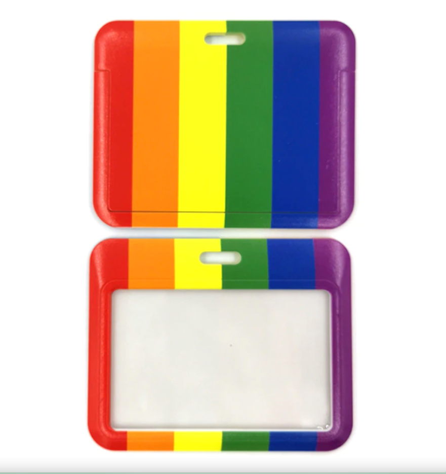 Praktischer Badge Halter im Regenbogendesign