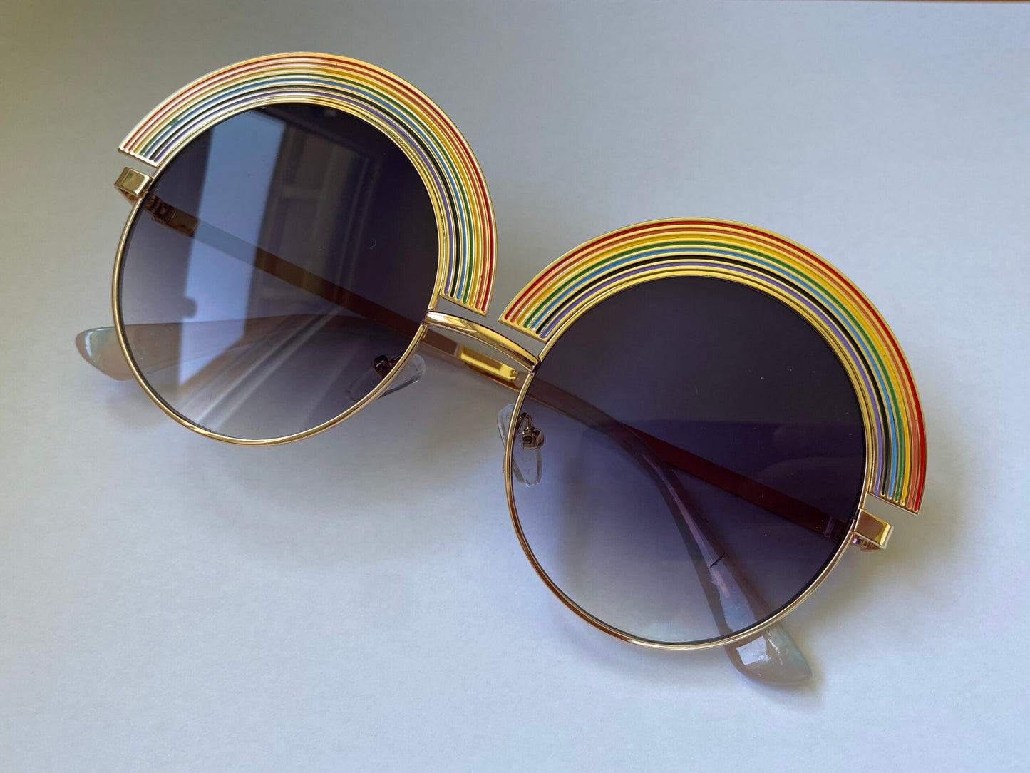 Oversize Regenbogenbrille inkl. Brillen-Etui