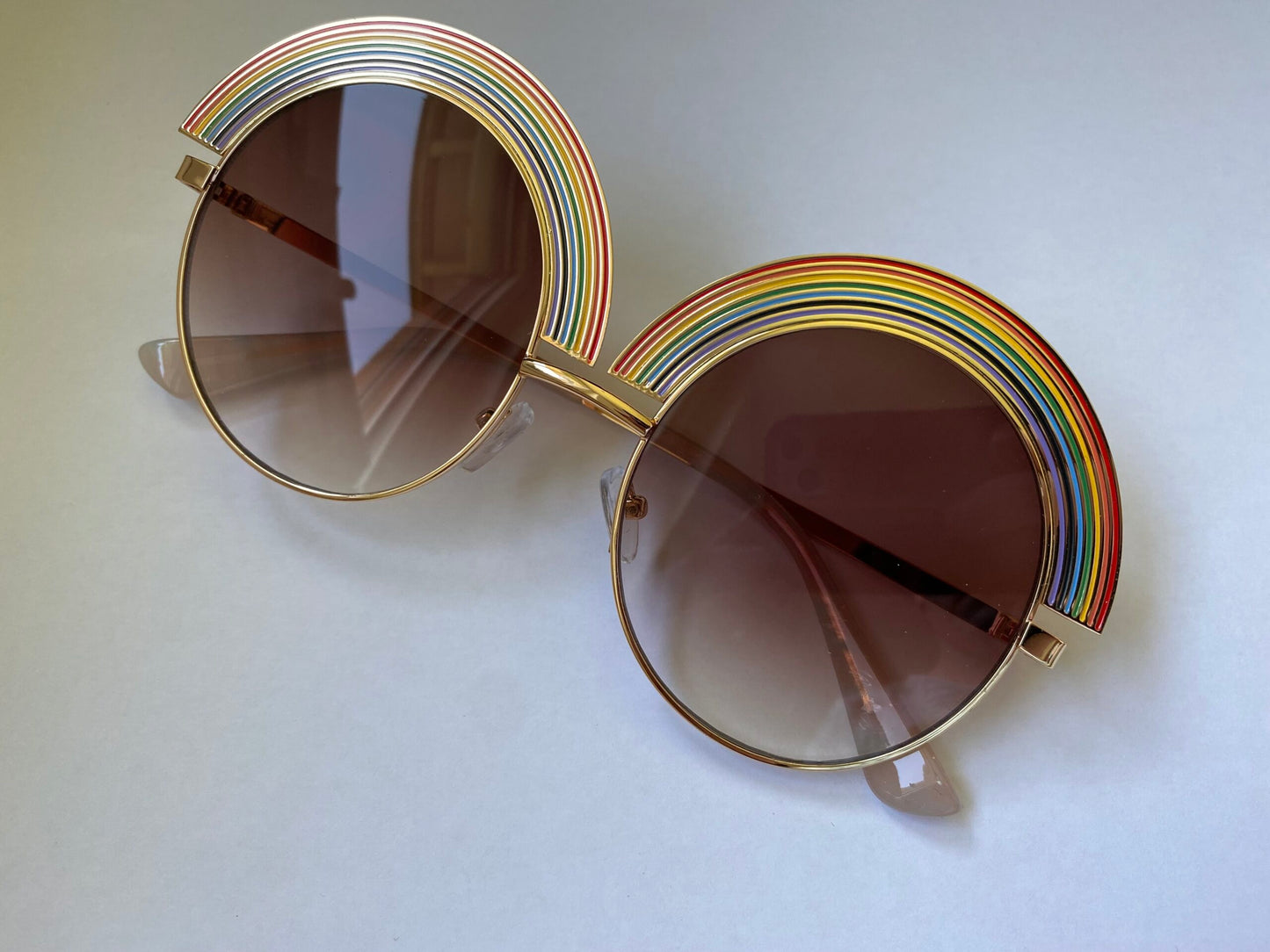 Oversize Regenbogenbrille inkl. Brillen-Etui