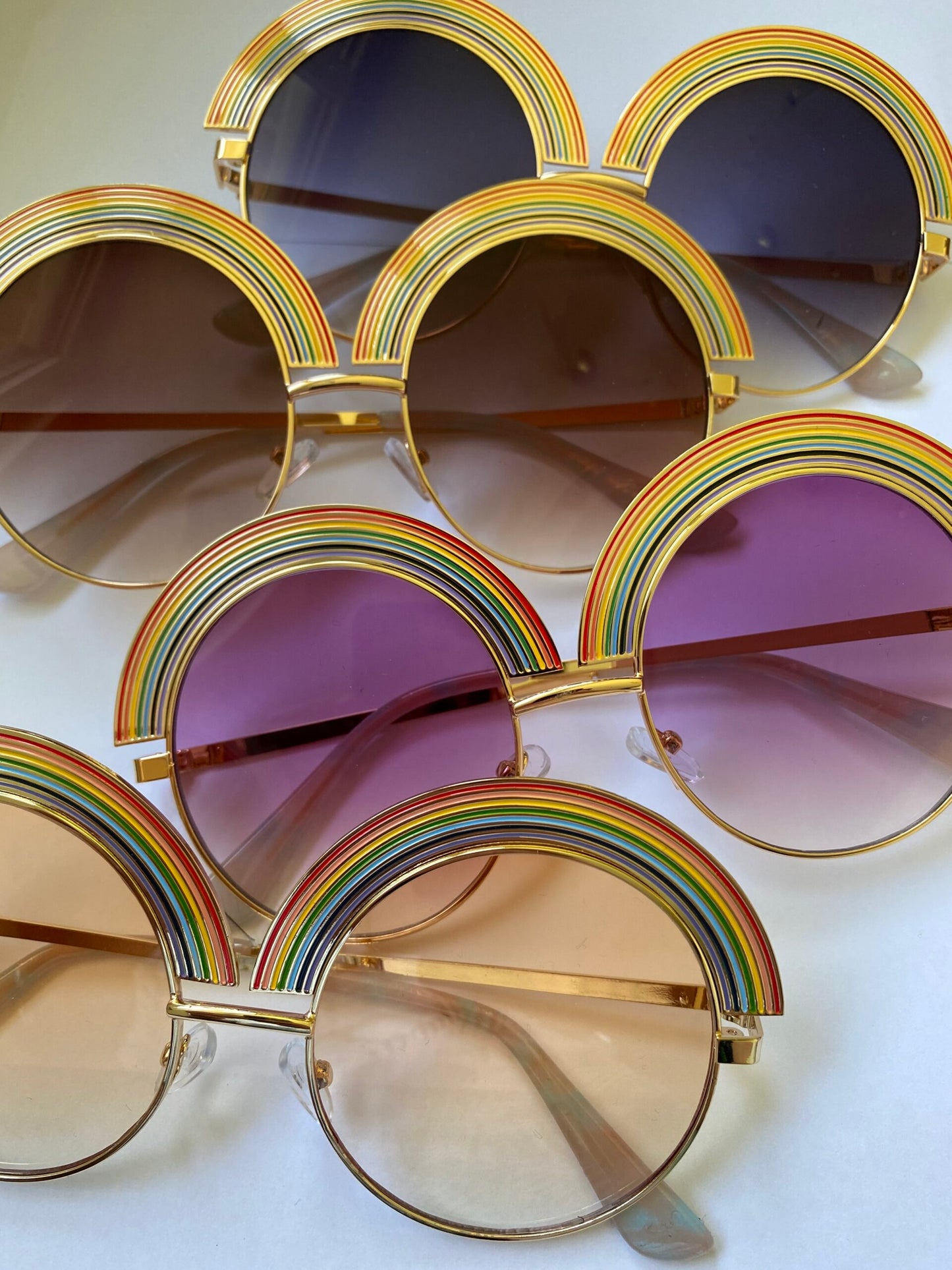 Oversize Regenbogenbrille inkl. Brillen-Etui